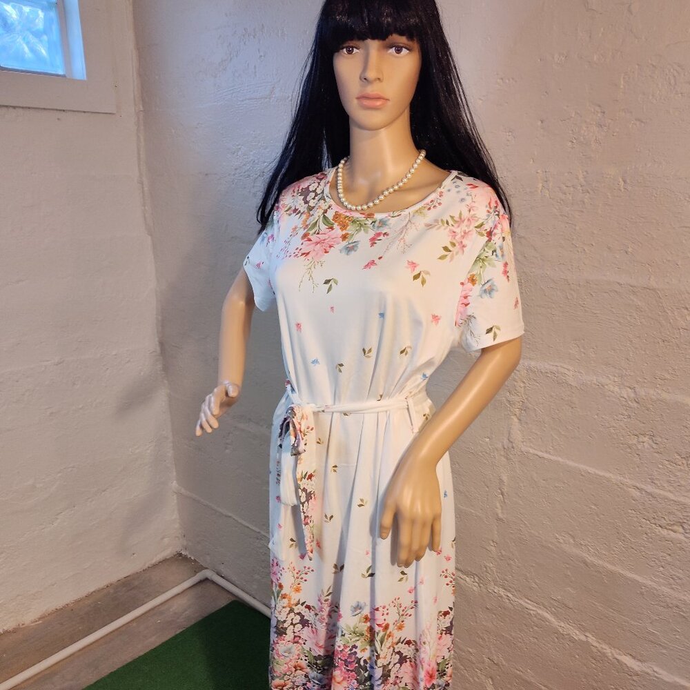 Unbranded White Floral Short Sleeve Stretchy Midi Dress with Belt Size Large-XL